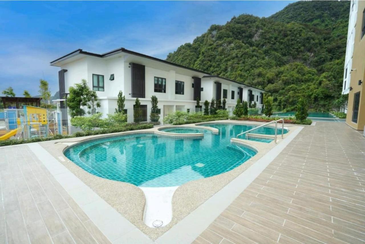 Hotspring 2 Room 1512 Suite Sunway Onsen With Theme Park View 4 Pax タンブン エクステリア 写真