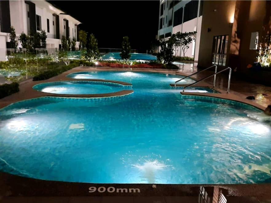 Hotspring 2 Room 1512 Suite Sunway Onsen With Theme Park View 4 Pax タンブン エクステリア 写真